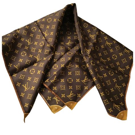 carre de soie louis vuitton|louis vuitton squares for women.